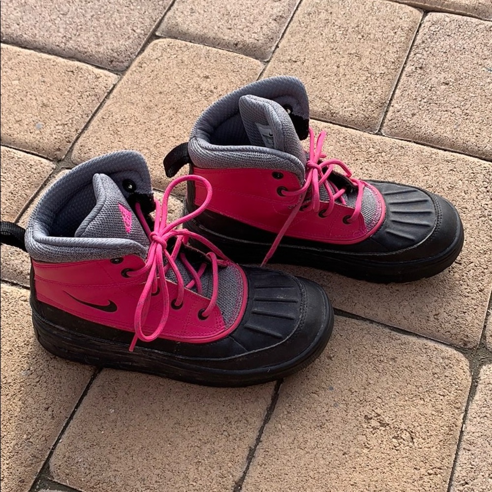 Nike ACG boots, with non marking soles SIZE 3Y